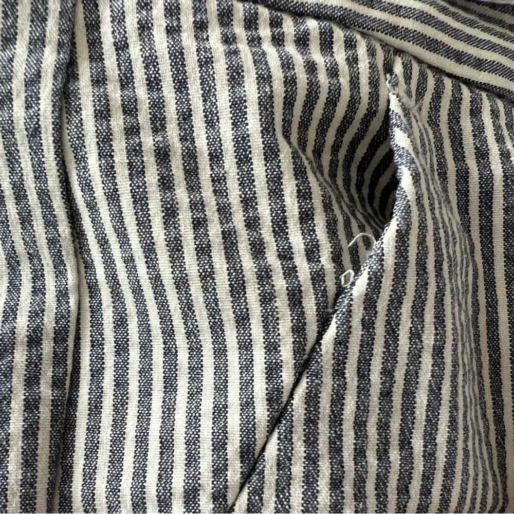 Ann Taylor Tailored Seersucker Shorts 00P NWOT - Picture 6 of 10